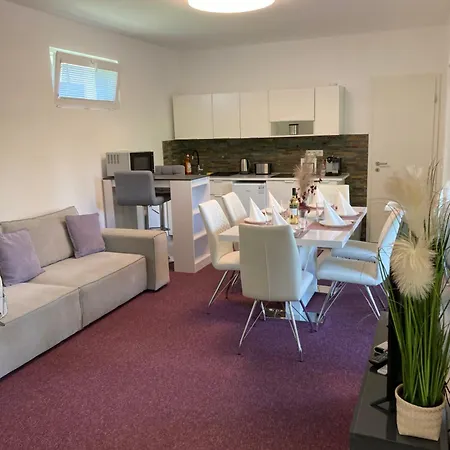 Diofa Vendeghaz Ferienhaus *